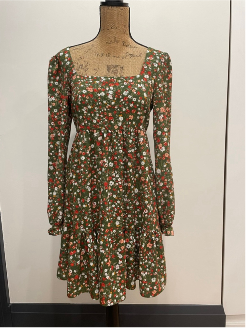 BCBG Green Floral Long Sleeve Babydoll Dress S Milkmaid Fairy Cottagecore
